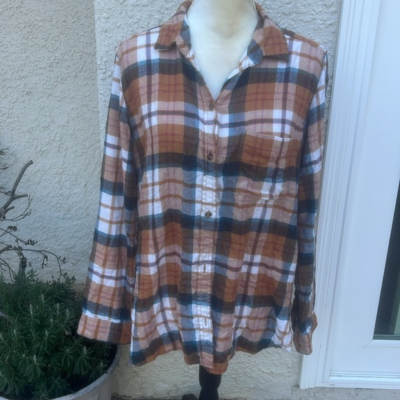 American Eagle Outfitters Tops - American Eagle AHH -AMAZINGLY Soft Boyfriend Fit Tan Plaid Flannel Womens Size L